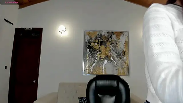 Snapshot of AnaisNin chatting on October 2, 2:51 am AnaisNin online show from October 2, 2:51 am