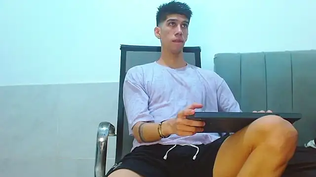Snapshot of jhony-sex chatting on June 3, 7:44 am jhony-sex online show from June 3, 7:44 am