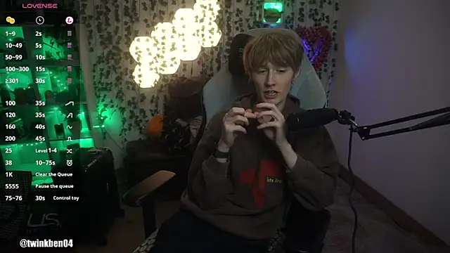 twinkben online show from October 8, 7:55 pm