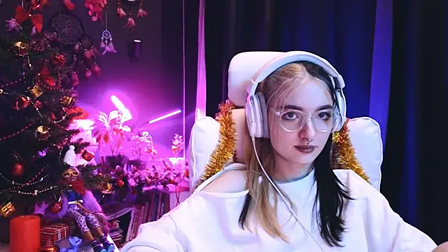 Avi Nile online show from December 11, 1:05 am