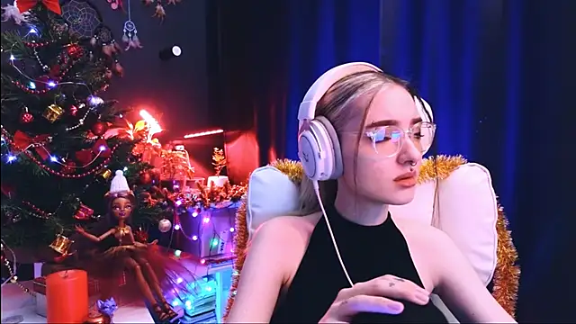 Avi Nile online show from December 20, 2:19 am