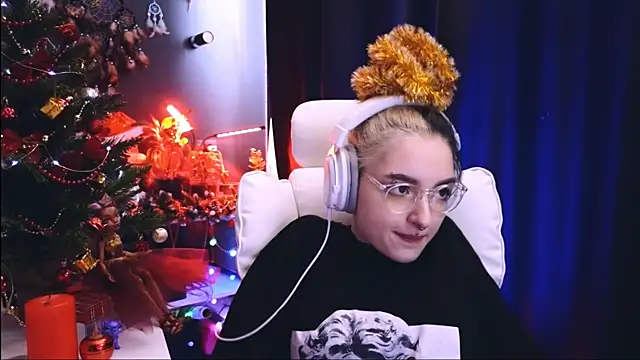 Avi Nile online show from December 22, 5:56 am