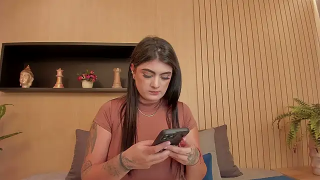 IrisBaker online show from January 15, 11:08 pm