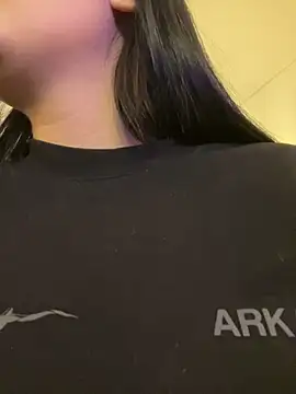 IrisBaker online show from October 28, 9:17 pm