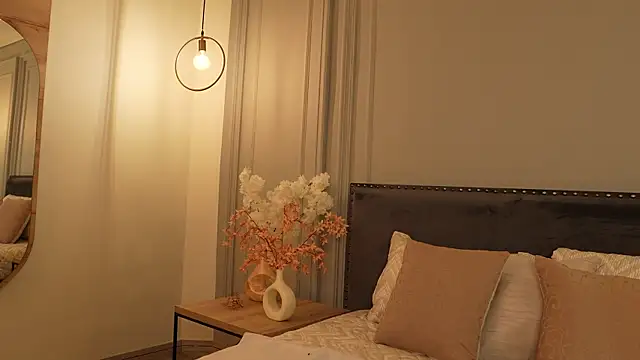 IrisBaker online show from March 27, 12:16 am