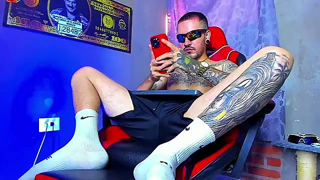 smoker445 online show from October 16, 7:04 pm