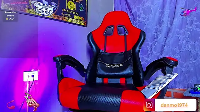 smoker445 online show from November 5, 7:58 pm