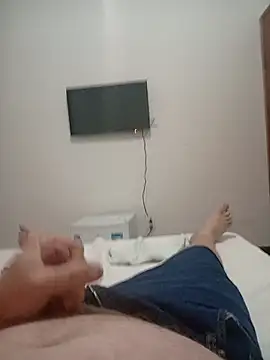 Snapshot of Paulo202411 chatting on September 13, 11:37 pm Paulo202411 online show from September 13, 11:37 pm