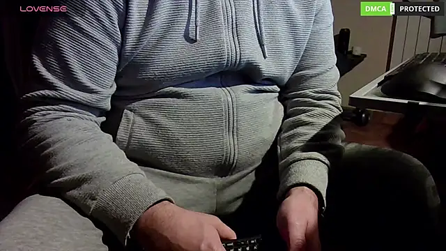 Snapshot of MultiOrgasmicLover chatting on December 20, 3:10 pm MultiOrgasmicLover online show from December 20, 3:10 pm