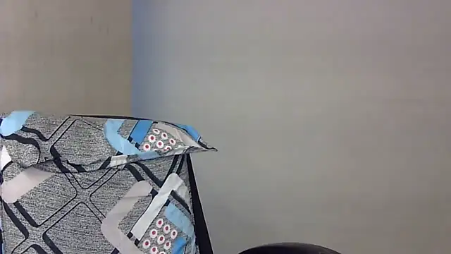 Snapshot of lola-__ chatting on October 15, 12:49 pm lola- online show from October 15, 12:49 pm