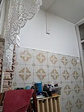 Snapshot of Huncutkuki chatting on April 17, 7:17 pm Huncutkuki online show from April 17, 7:17 pm