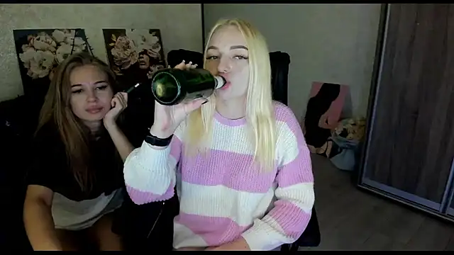 Stella  Cox online show from October 26, 11:09 pm