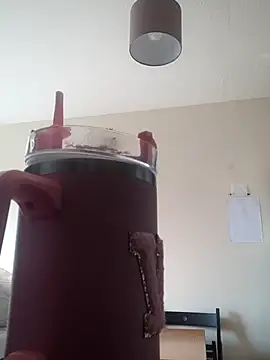 Milky flexy cat online show from March 8, 11:37 am