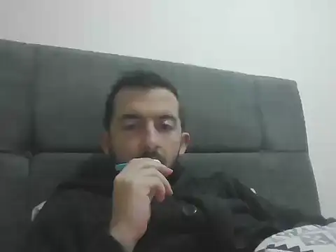 laynufff online show from December 4, 6:27 pm