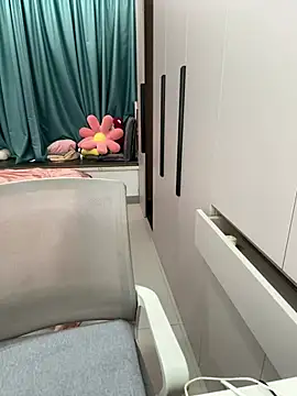 palzkybi123 online show from February 7, 1:31 am