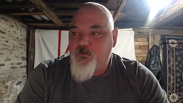 Newfiesausage1972 online show from December 4, 11:24 pm