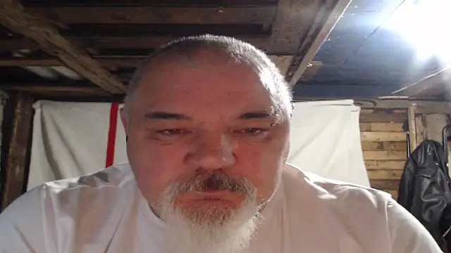 Newfiesausage1972 online show from December 20, 9:49 am