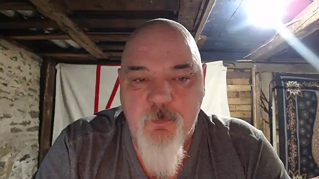 Newfiesausage1972 online show from January 17, 9:58 am