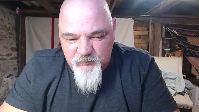 Newfiesausage1972 online show from March 1, 10:12 pm