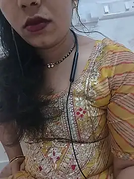 Snapshot of Simaran_bhabhi chatting on June 7, 12:37 am Simaran bhabhi online show from June 7, 12:37 am