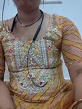 Snapshot of Simaran_bhabhi chatting on June 15, 12:35 am Simaran bhabhi online show from June 15, 12:35 am