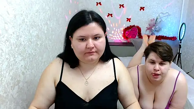 Snapshot of BeckyAndHellen chatting on January 10, 9:55 am BeckyAndHellen online show from January 10, 9:55 am