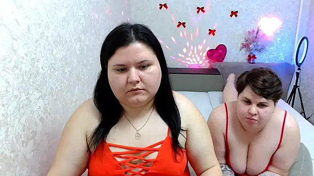 Snapshot of BeckyAndHellen chatting on January 31, 8:43 pm BeckyAndHellen online show from January 31, 8:43 pm