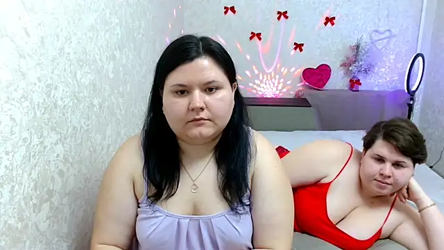 Snapshot of BeckyAndHellen chatting on February 11, 1:20 pm BeckyAndHellen online show from February 11, 1:20 pm