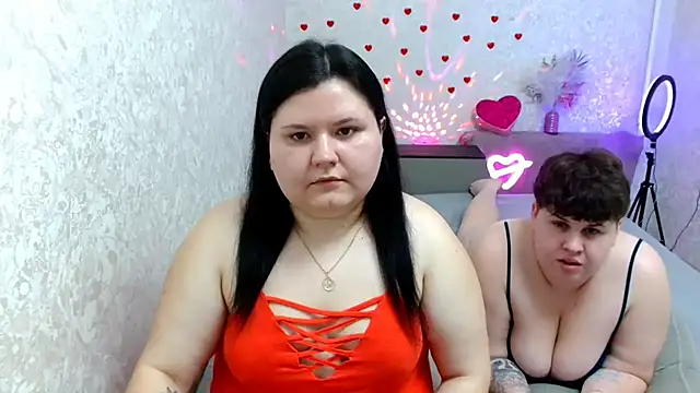Snapshot of BeckyAndHellen chatting on February 15, 12:22 pm BeckyAndHellen online show from February 15, 12:22 pm
