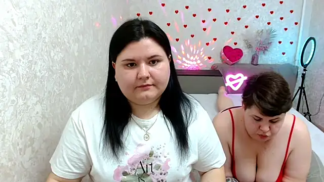 Snapshot of BeckyAndHellen chatting on February 26, 11:30 am BeckyAndHellen online show from February 26, 11:30 am