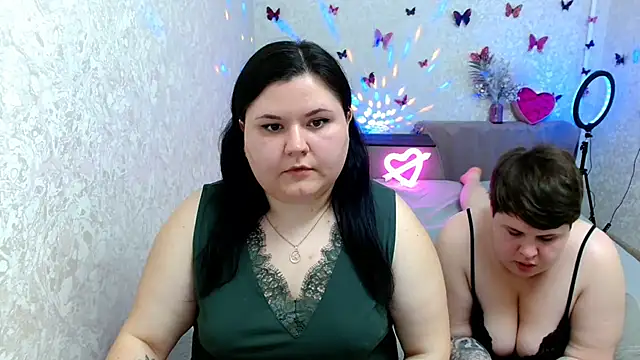Snapshot of BeckyAndHellen chatting on March 13, 6:23 pm BeckyAndHellen online show from March 13, 6:23 pm
