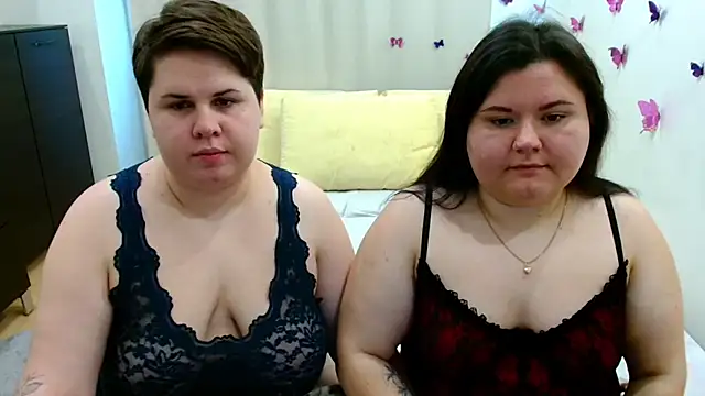 Snapshot of BeckyAndHellen chatting on October 3, 10:12 am BeckyAndHellen online show from October 3, 10:12 am