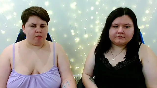 BeckyAndHellen online show from December 18, 1:50 pm