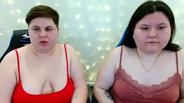 BeckyAndHellen online show from March 7, 11:18 am