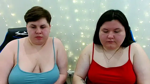 BeckyAndHellen online show from April 12, 11:15 am