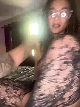 Shuggabutt online show from December 7, 4:25 pm