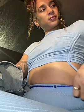 Shuggabutt online show from December 22, 9:22 am