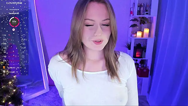 Snapshot of Honey_blonde chatting on January 14, 11:58 pm Honey blonde online show from January 14, 11:58 pm