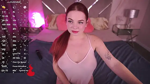 Snapshot of CarolinaDia chatting on February 8, 11:55 pm CarolinaDia online show from February 8, 11:55 pm