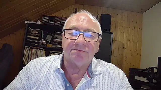 Snapshot of biggandybig chatting on November 4, 10:20 pm biggandybig online show from November 4, 10:20 pm