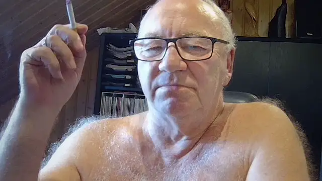 Snapshot of biggandybig chatting on November 14, 12:04 pm biggandybig online show from November 14, 12:04 pm