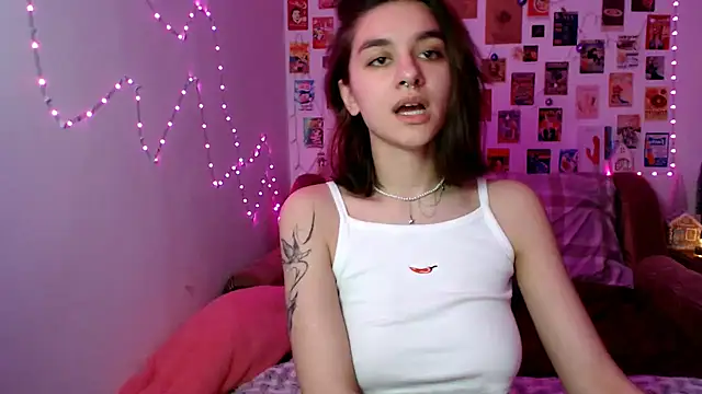 Snapshot of Celine_Dionn chatting on January 3, 9:04 am Celine Dionn online show from January 3, 9:04 am