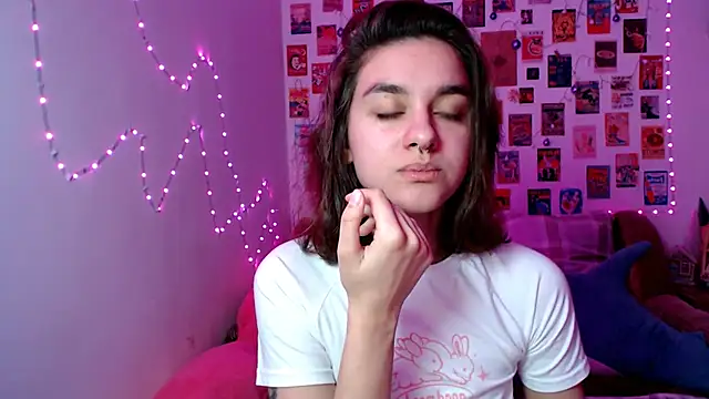 Snapshot of Celine_Dionn chatting on January 17, 2:50 pm Celine Dionn online show from January 17, 2:50 pm