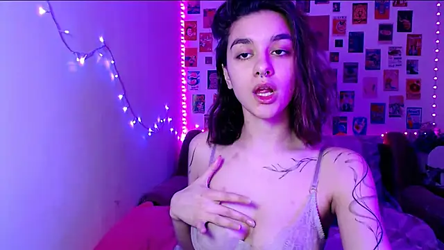 Snapshot of Celine_Dionn chatting on February 15, 2:00 pm Celine Dionn online show from February 15, 2:00 pm