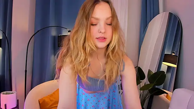 stay with alice online show from October 1, 8:59 pm