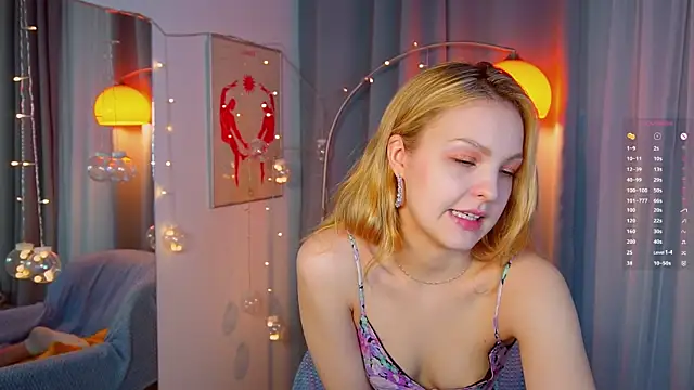 stay with alice online show from April 4, 4:04 pm