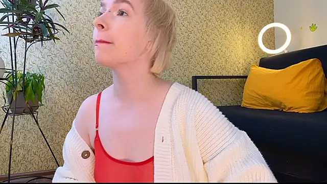 EmmyAmbros online show from February 18, 9:54 am