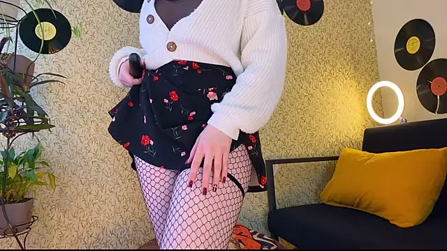 EmmyAmbros online show from March 18, 12:58 pm