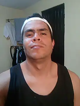 Snapshot of lozter345 chatting on February 11, 3:11 am lozter345 online show from February 11, 3:11 am