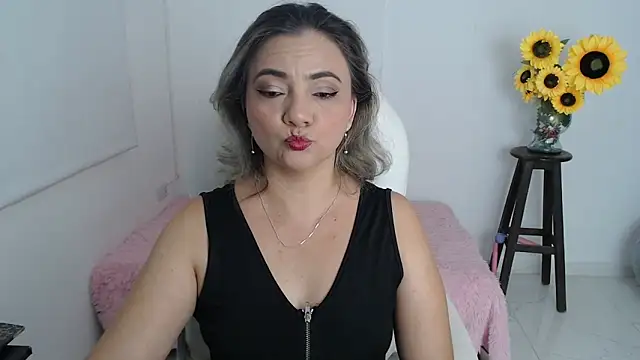 ana milf online show from November 27, 1:24 pm